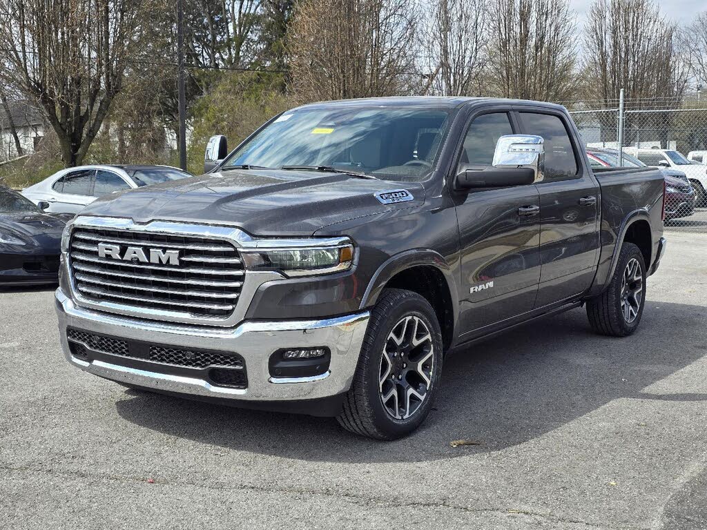 2025 RAM 1500 Laramie Crew Cab 4WD
