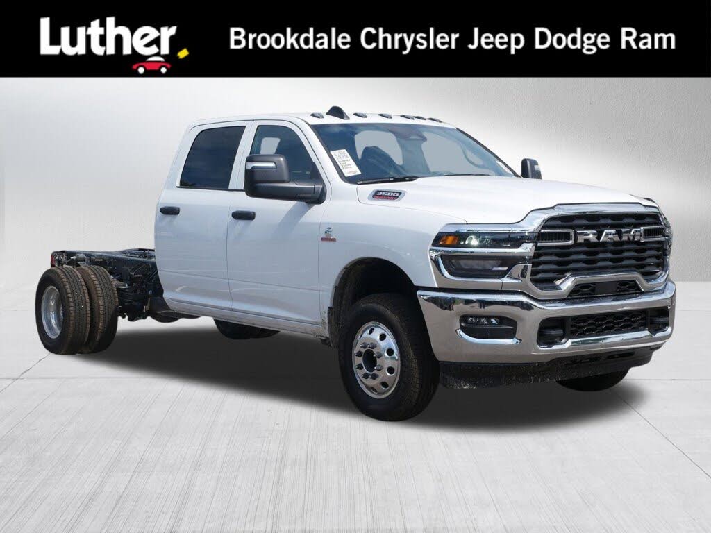 2026 RAM 3500 Chassis Tradesman Crew Cab LB DRW 4WD