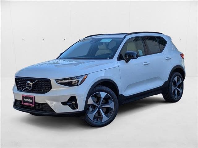 2026 Volvo XC40 B5 Plus AWD
