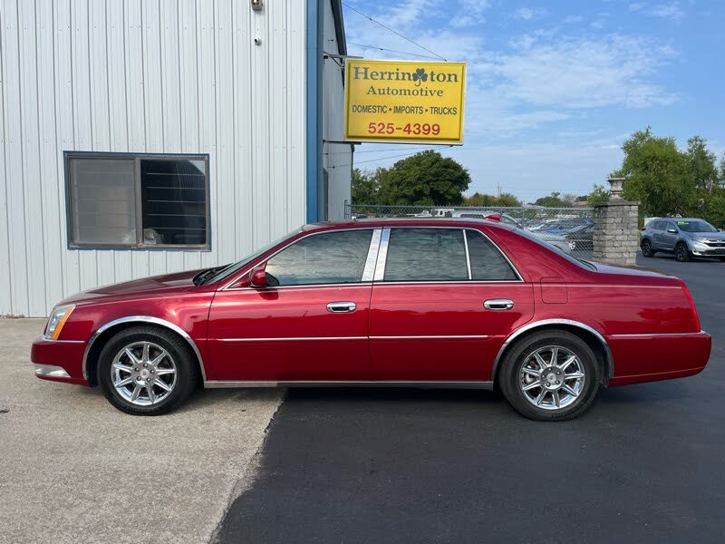 2011 Cadillac DTS Luxury FWD