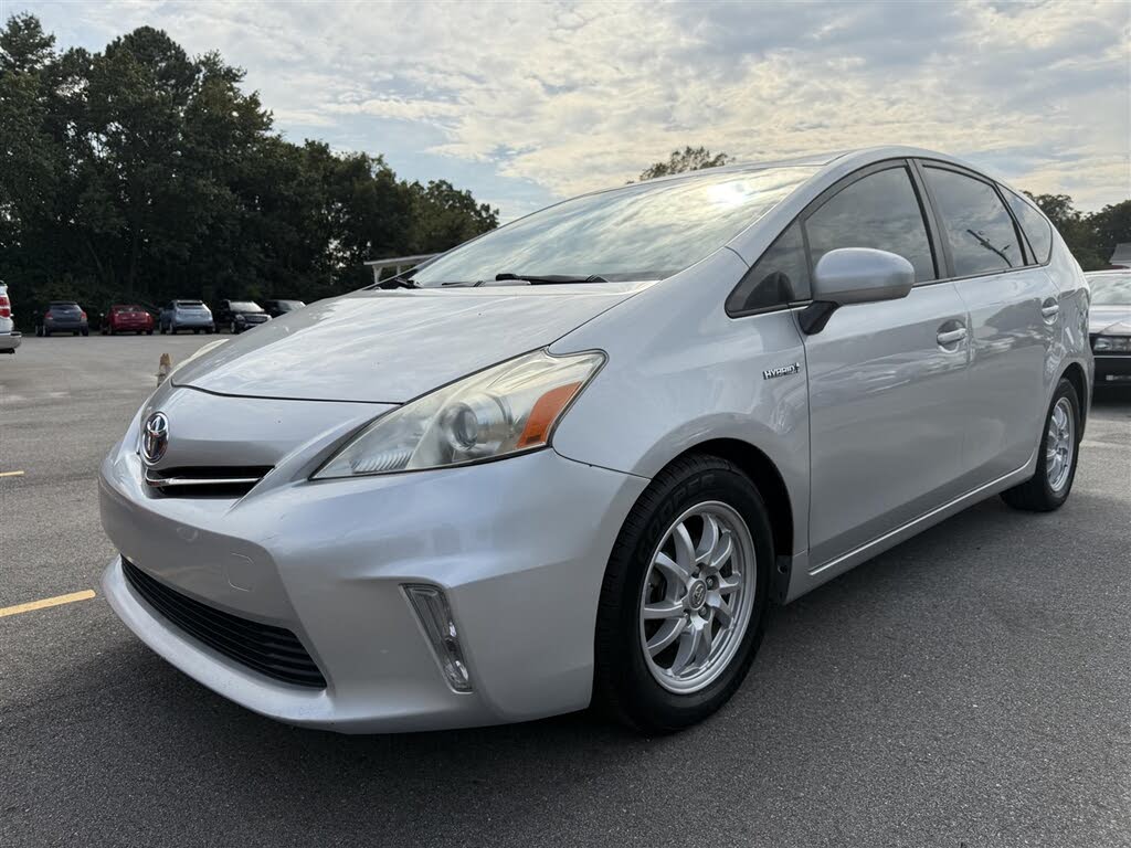2013 Toyota Prius v Five FWD