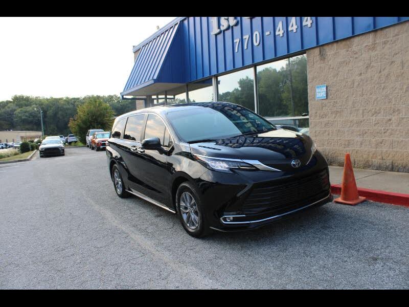 2022 Toyota Sienna XLE 7-Passenger FWD