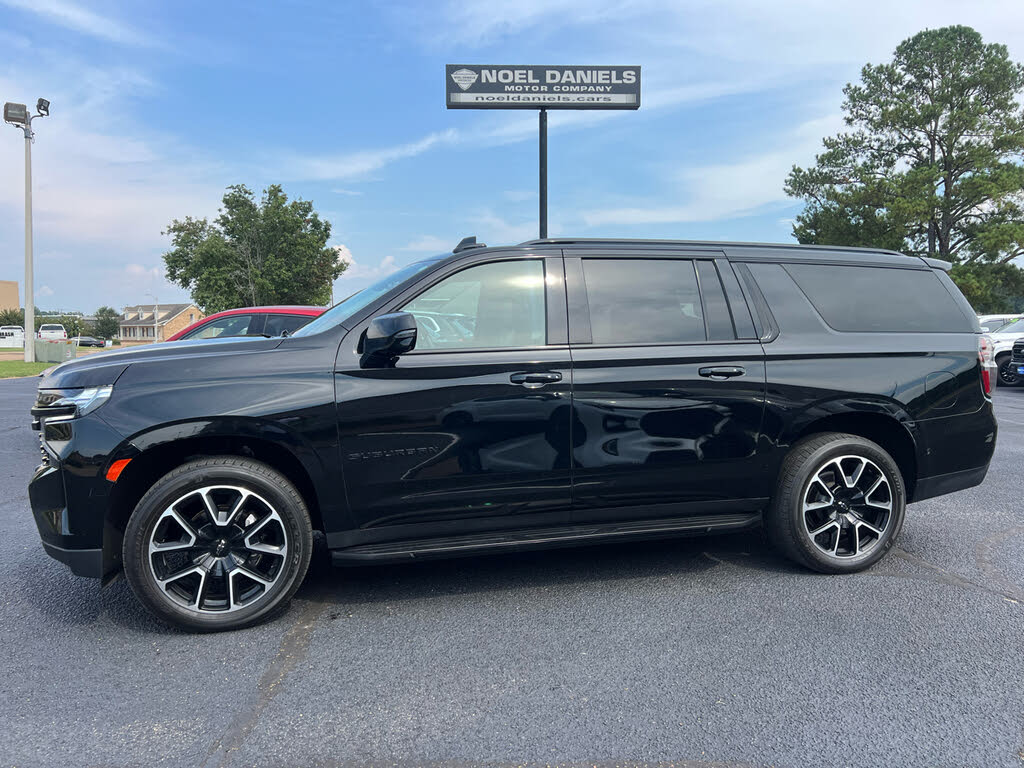 2023 Chevrolet Suburban RST RWD
