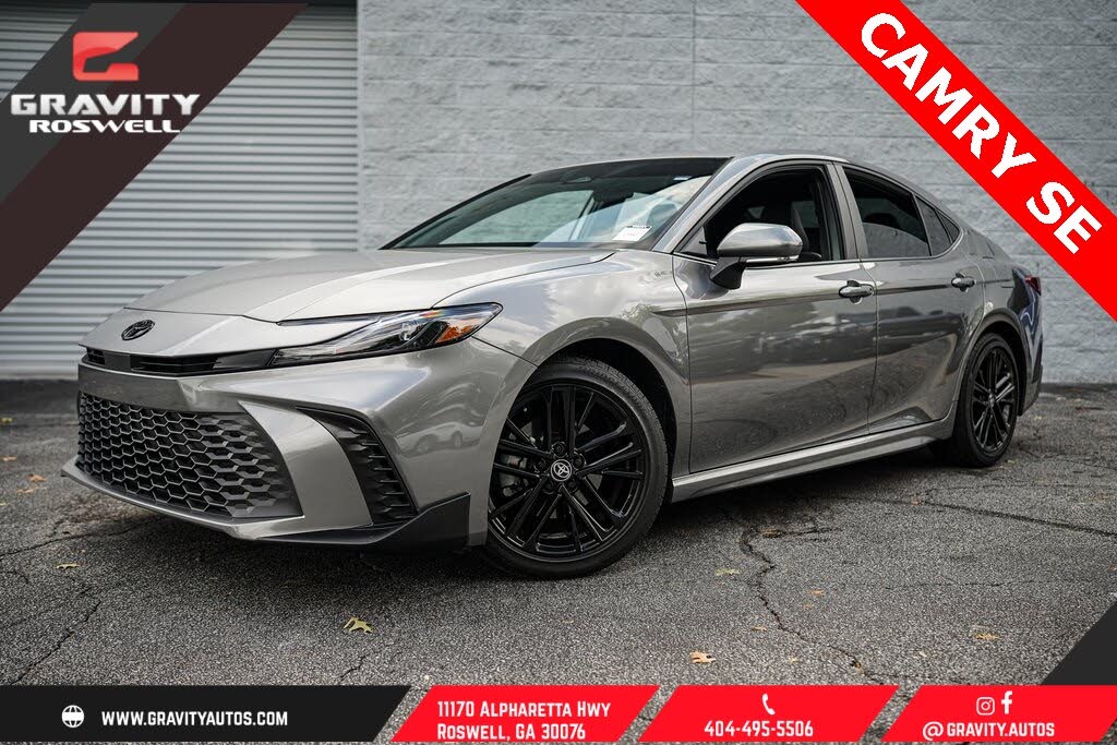 2025 Toyota Camry SE FWD