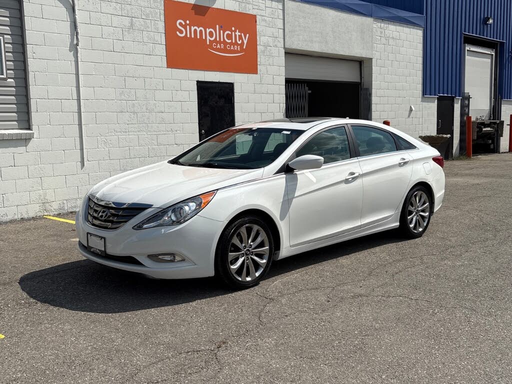 Hyundai Sonata SE FWD 2013