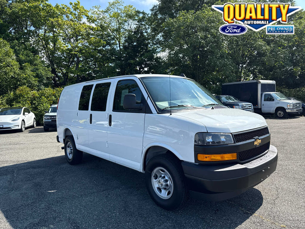 2025 Chevrolet Express Cargo 2500 RWD