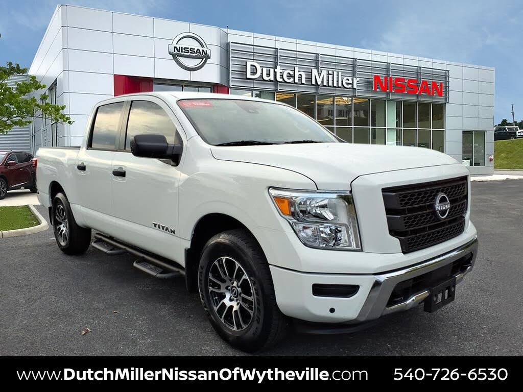 2024 Nissan Titan SV Crew Cab 4WD