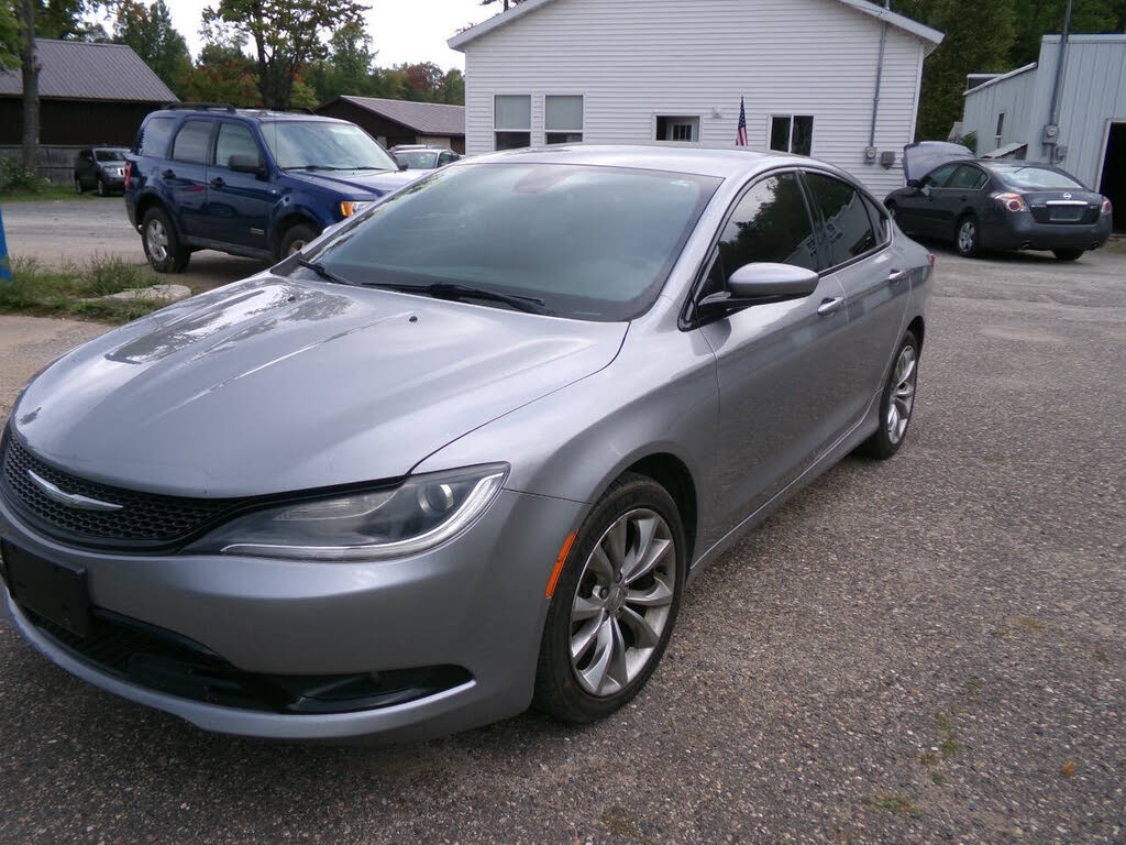 2015 Chrysler 200 S Sedan FWD
