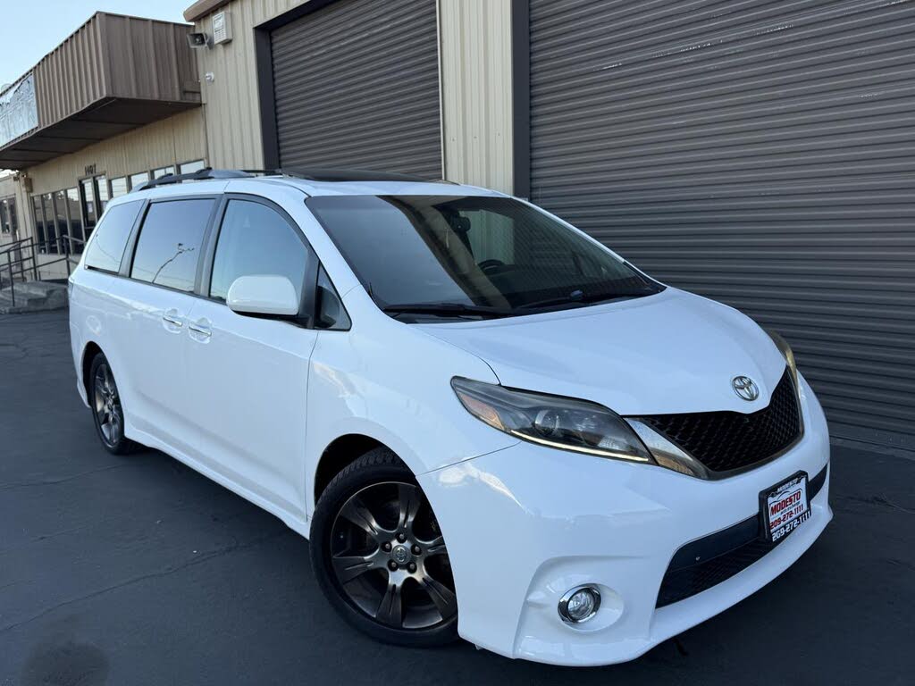 2015 Toyota Sienna SE 8-Passenger
