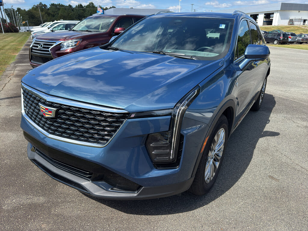 2025 Cadillac XT4 Premium Luxury FWD