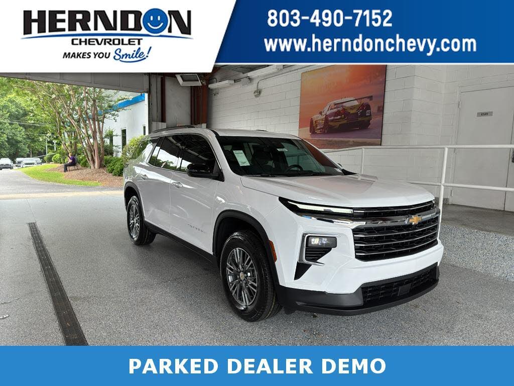2025 Chevrolet Traverse LT FWD