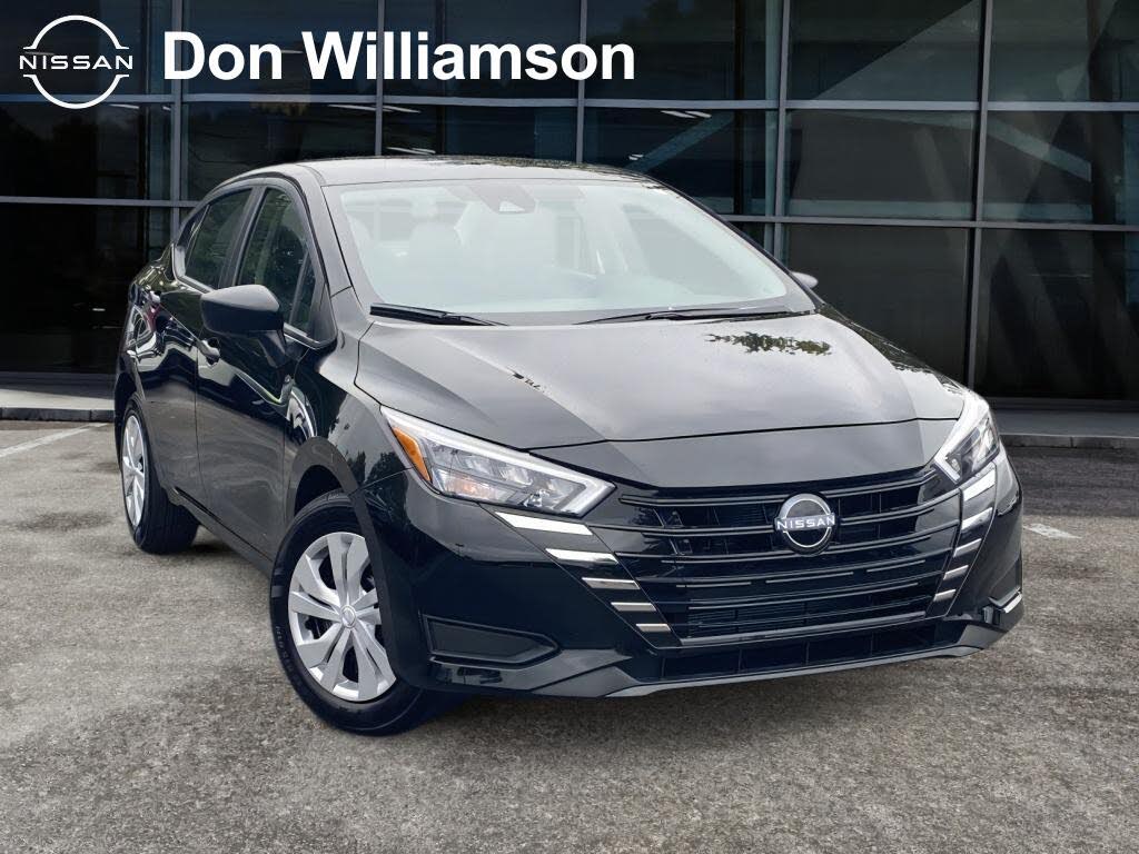 2025 Nissan Versa S FWD
