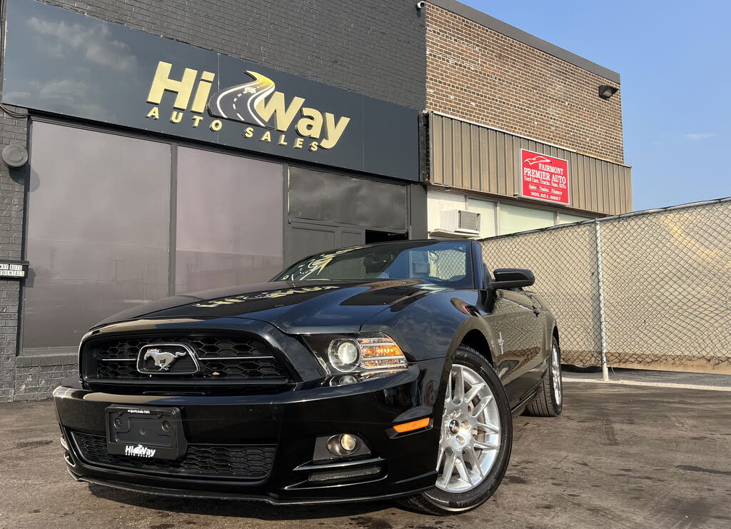 2013 Ford Mustang V6 Convertible RWD