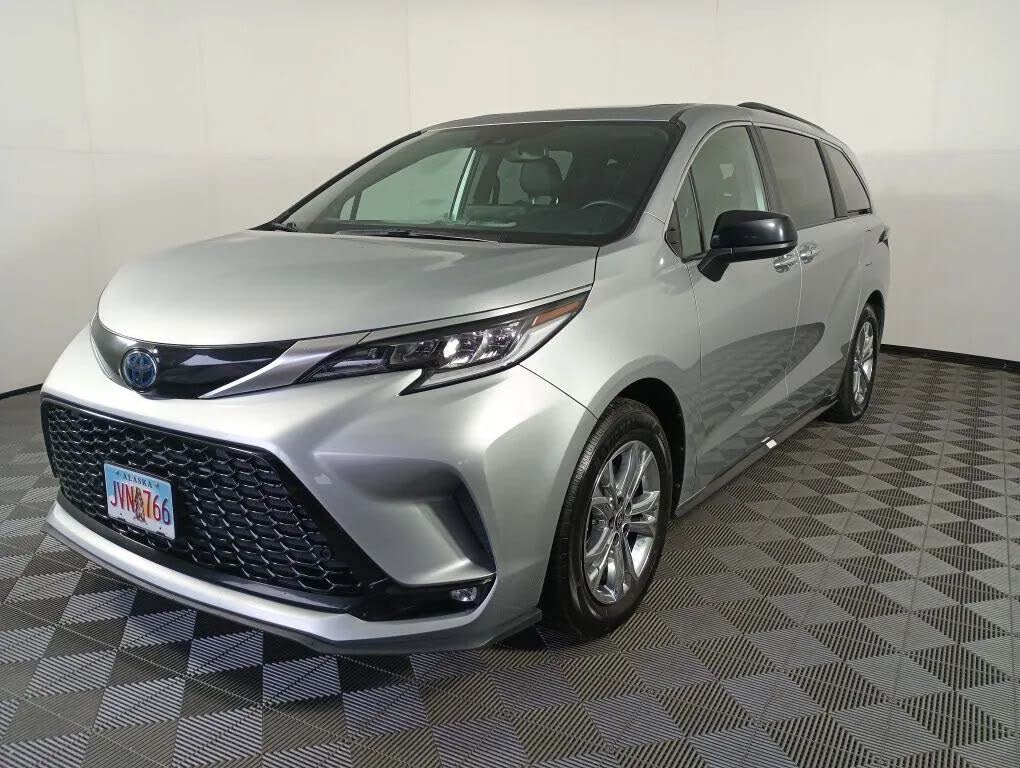 2022 Toyota Sienna XSE 7-Passenger AWD