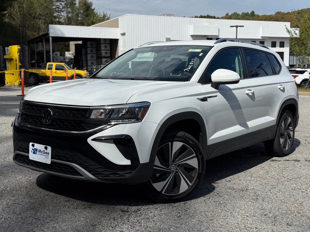 2024 Volkswagen Taos SE 4Motion
