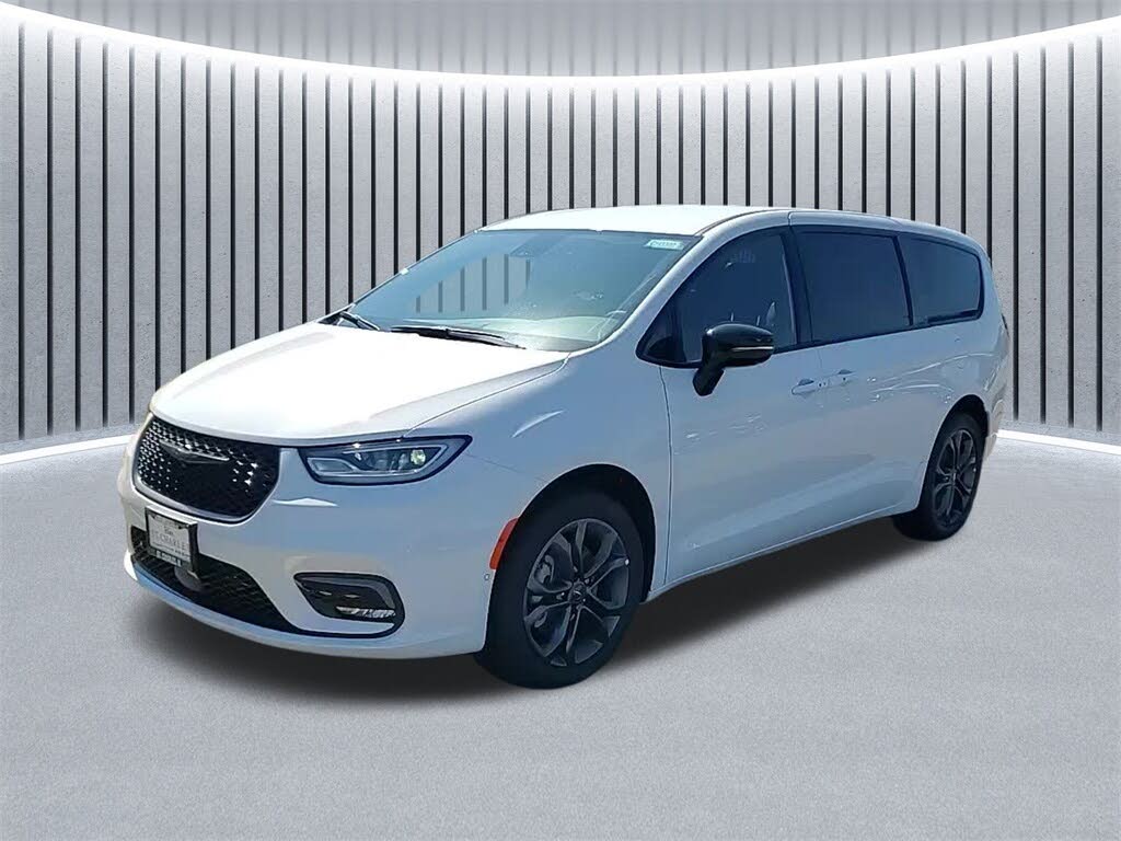 2026 Chrysler Pacifica Select AWD