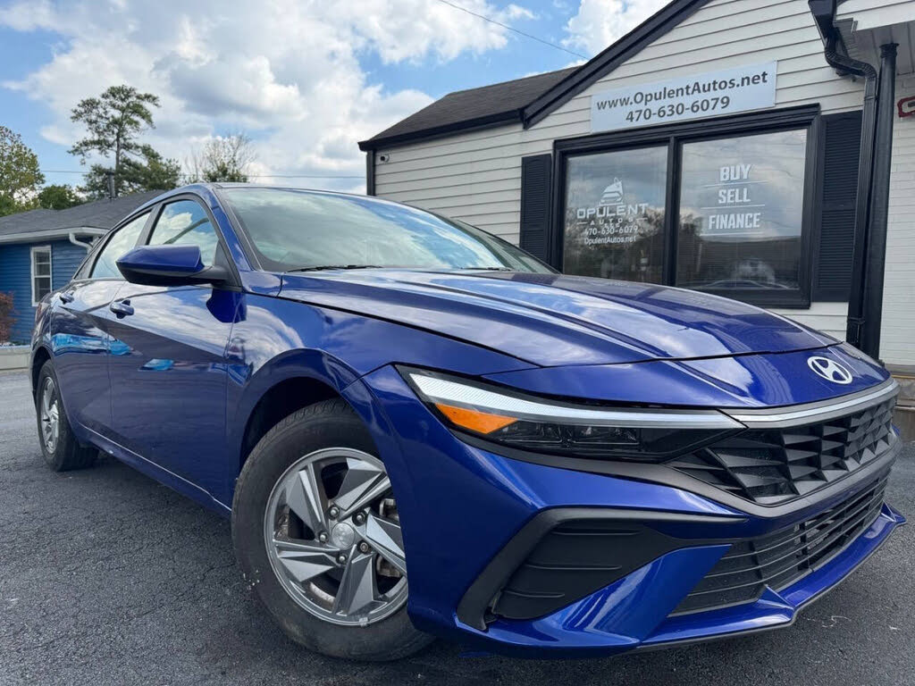 2024 Hyundai Elantra SE FWD