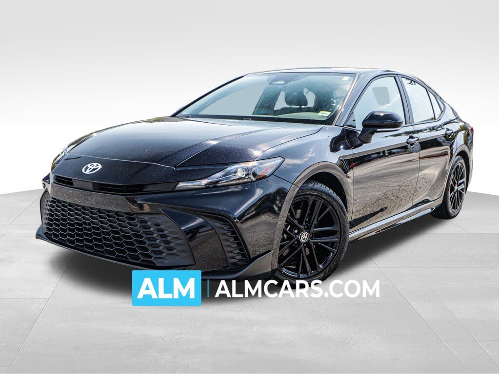 2025 Toyota Camry SE FWD
