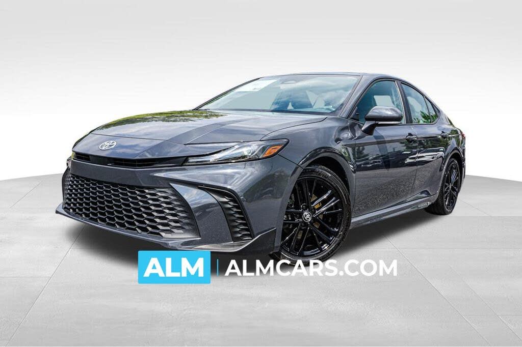 2025 Toyota Camry SE FWD