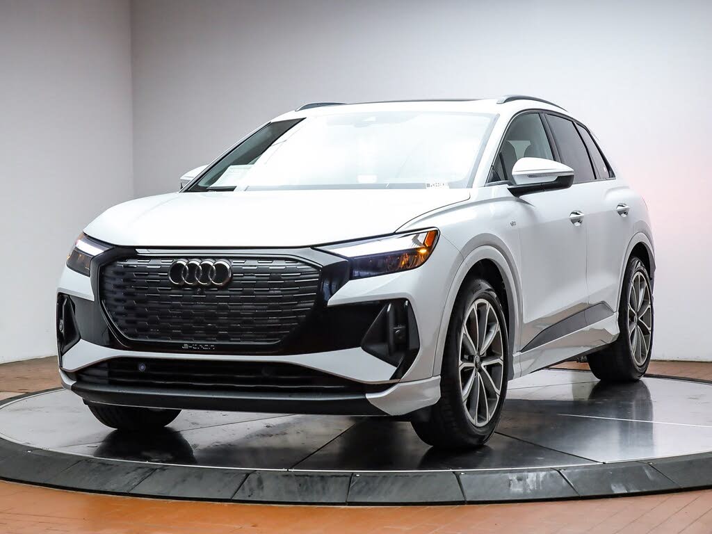 2026 Audi Q4 e-tron quattro Premium 55
