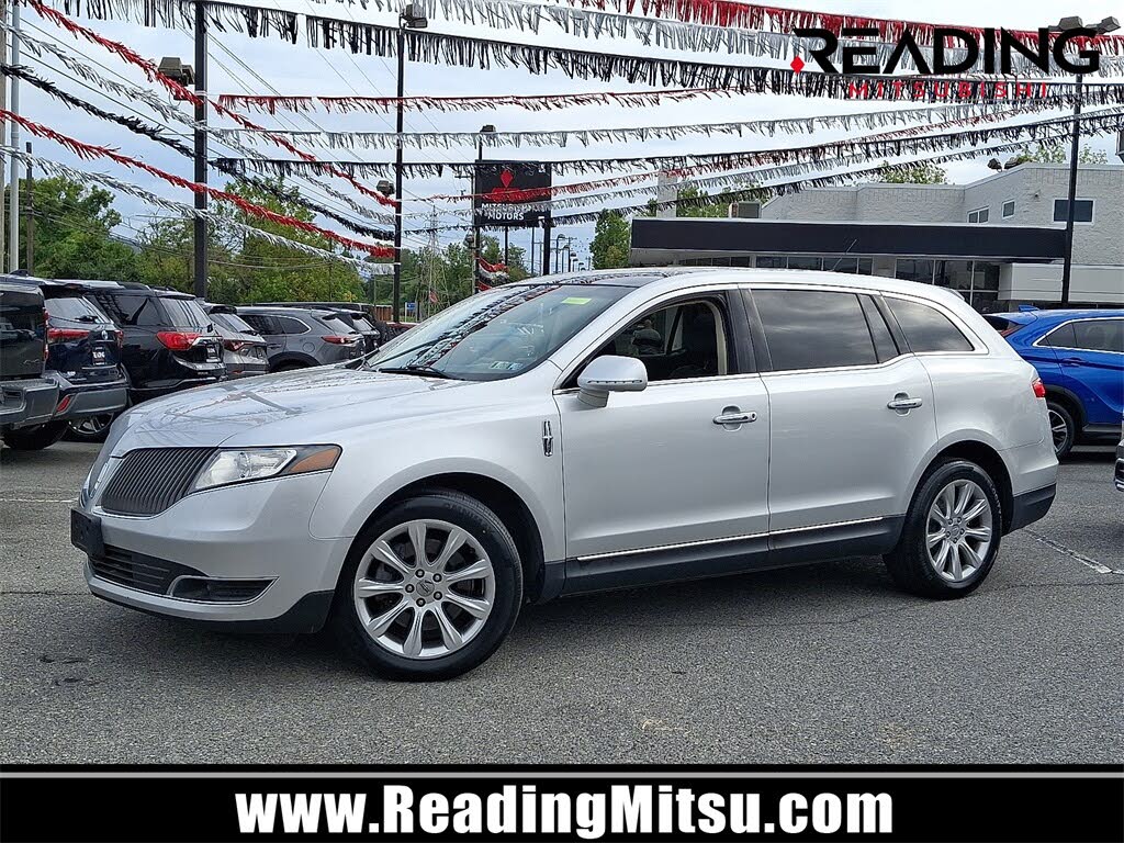 2013 Lincoln MKT FWD