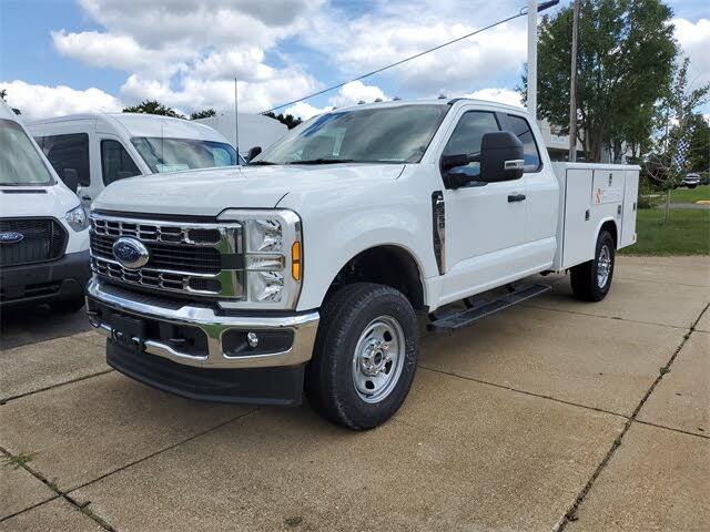 2025 Ford F-350 Super Duty Chassis XL SuperCab 4WD
