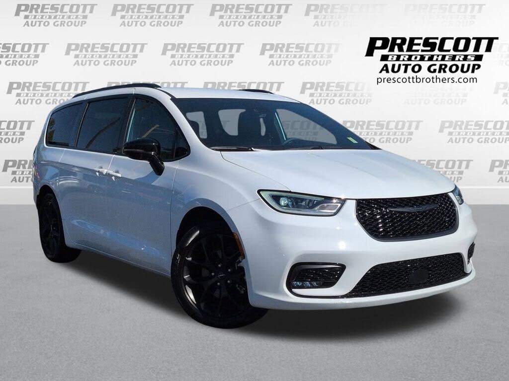 2024 Chrysler Pacifica Touring L FWD