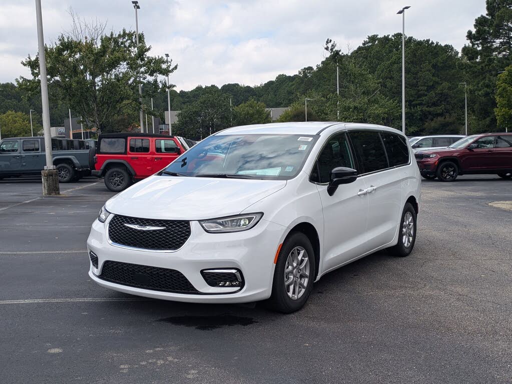 2026 Chrysler Pacifica Select FWD