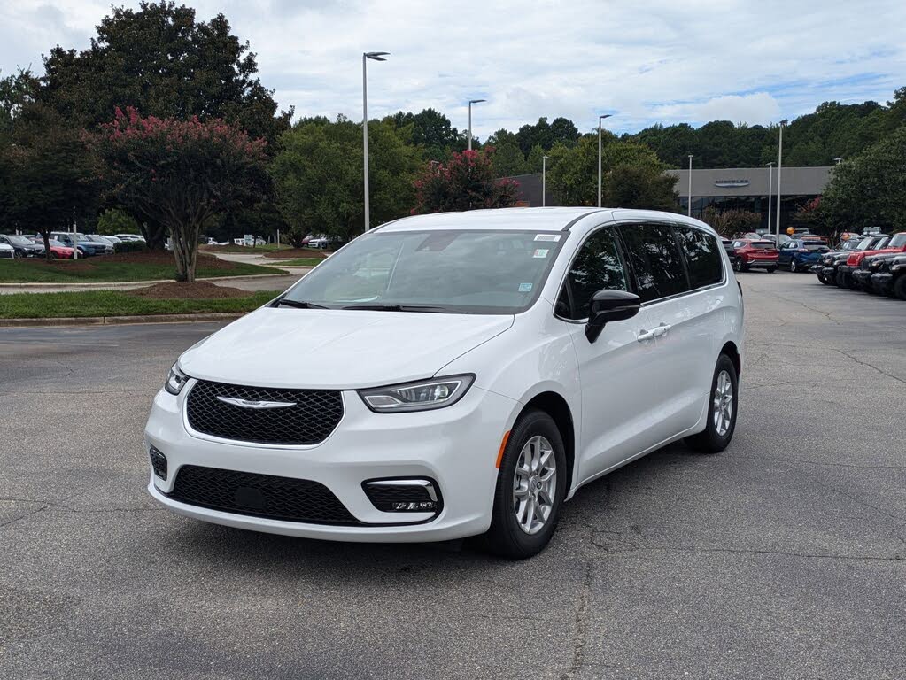 2026 Chrysler Pacifica Select FWD