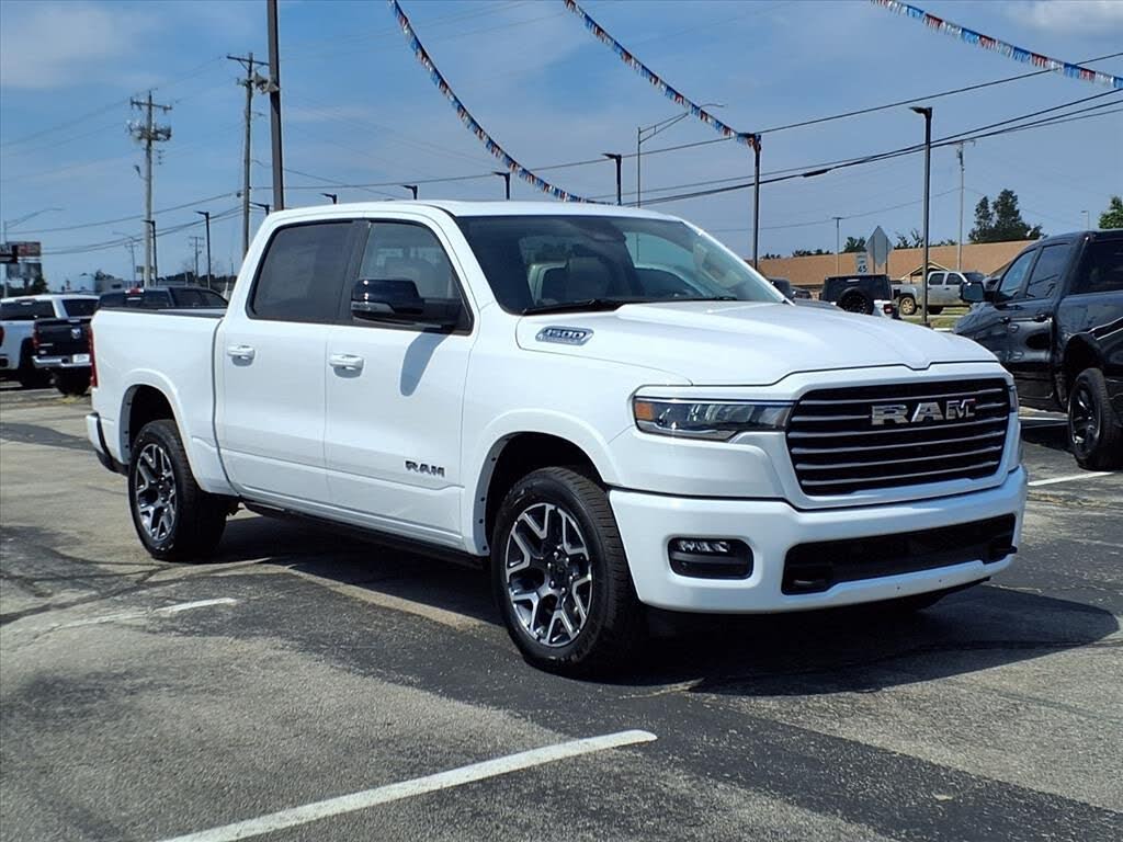 2026 RAM 1500 Laramie Crew Cab 4WD