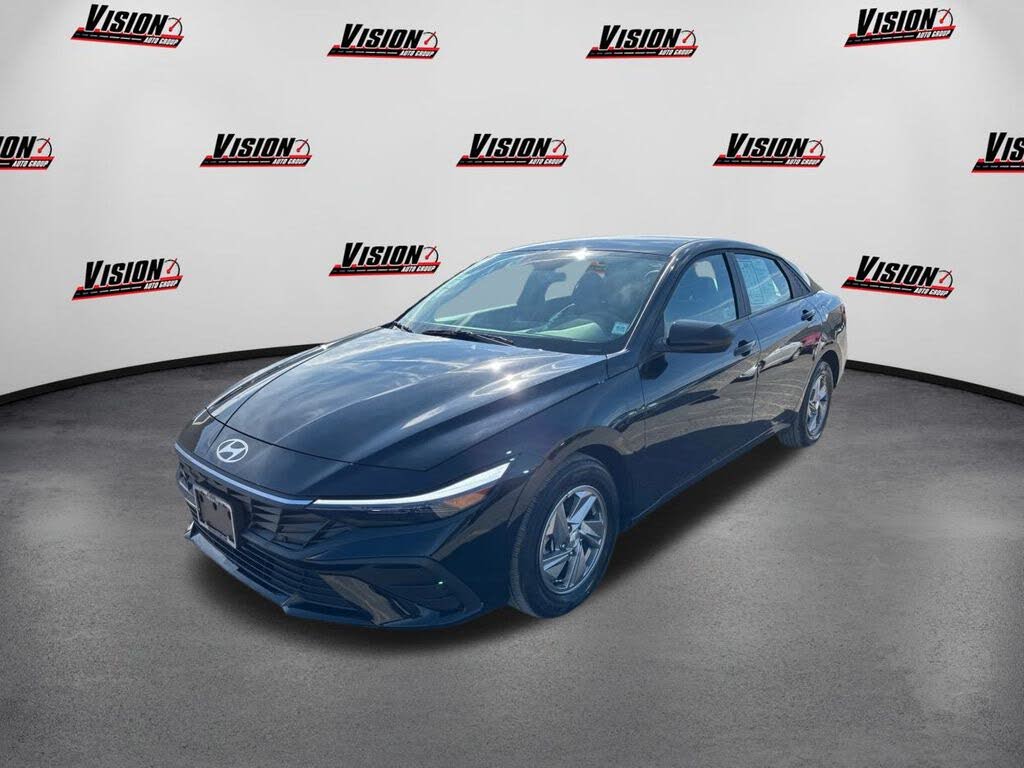 2024 Hyundai Elantra SE FWD