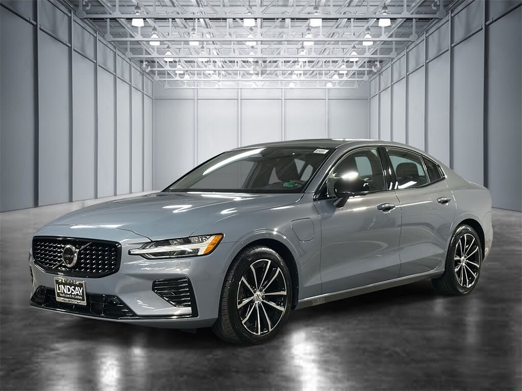 2024 Volvo S60 Recharge T8 Plus Dark Theme eAWD