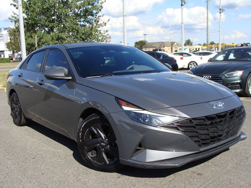 2023 Hyundai Elantra SEL FWD