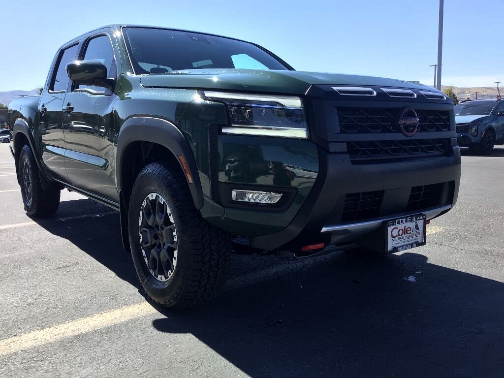 2025 Nissan Frontier PRO-4X Crew Cab 4WD