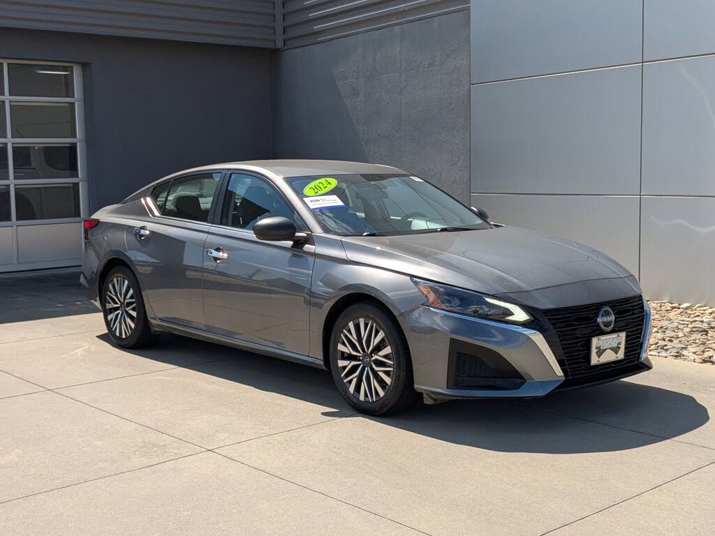 2024 Nissan Altima 2.5 SV FWD