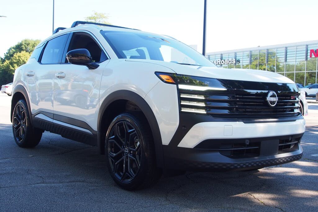 2026 Nissan Kicks SR FWD