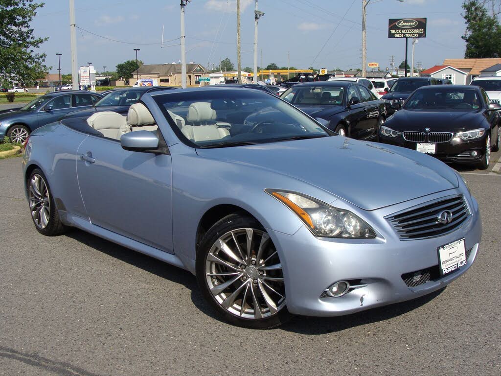 2011 INFINITI G37 Convertible RWD