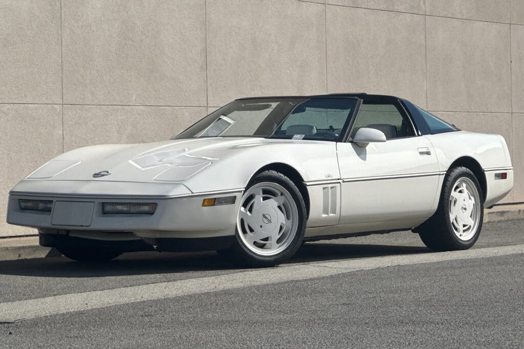 1988 Chevrolet Corvette Coupe RWD