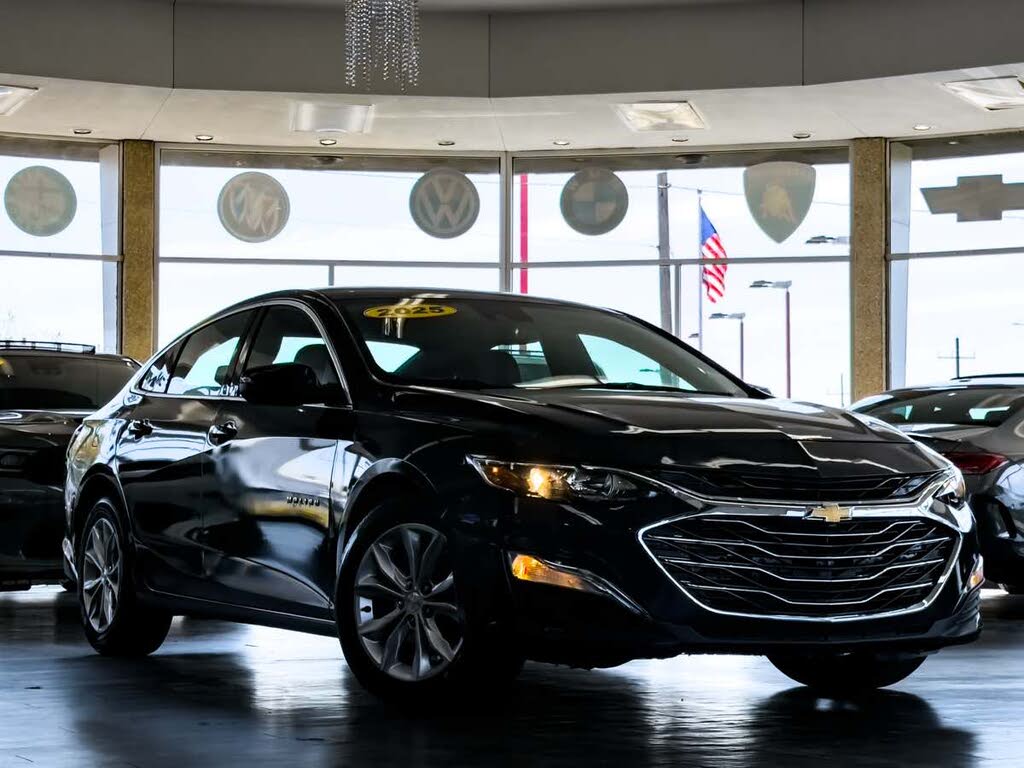 2025 Chevrolet Malibu LT with 1LT FWD