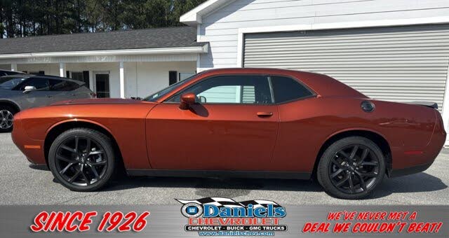 2022 Dodge Challenger SXT RWD