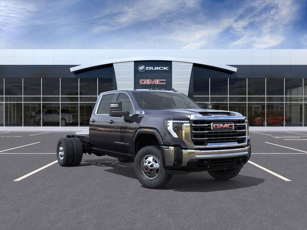 2025 GMC Sierra 3500HD Chassis SLE Crew Cab RWD