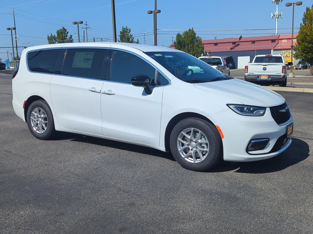 2026 Chrysler Pacifica Select FWD