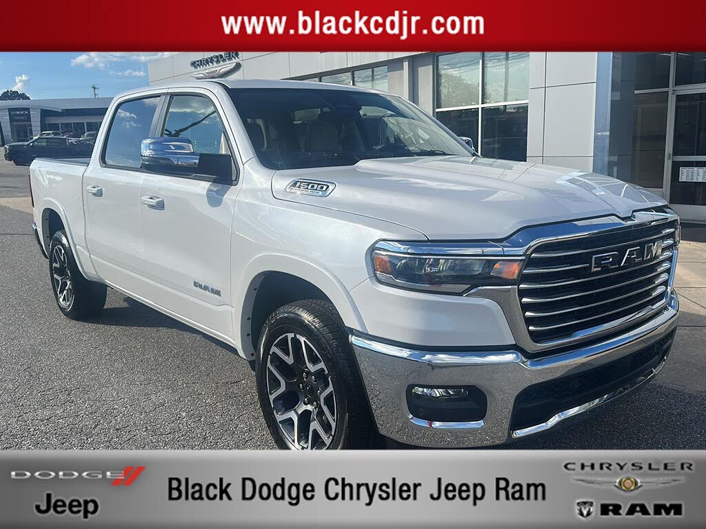 2026 RAM 1500 Laramie Crew Cab 4WD