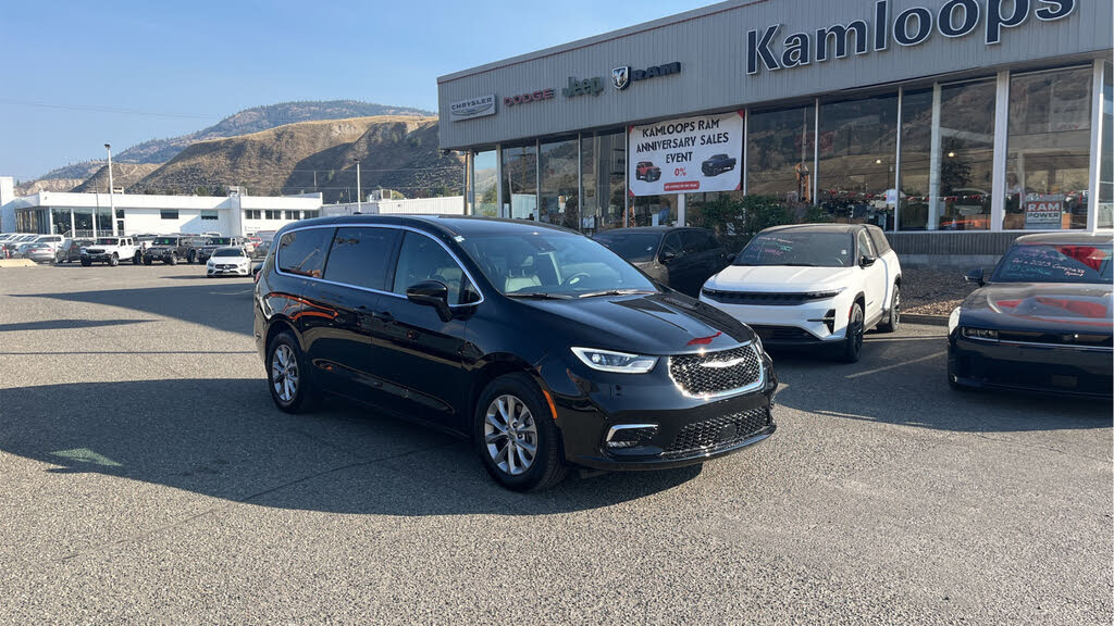 2025 Chrysler Pacifica Select AWD