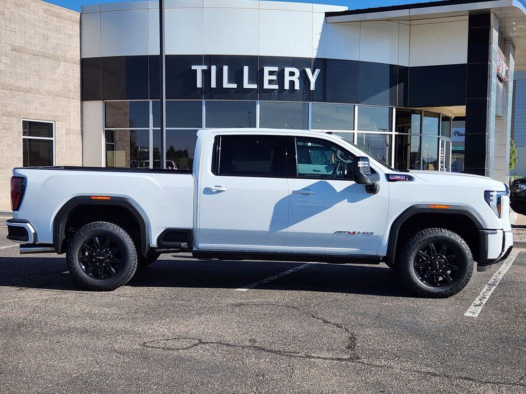 2025 GMC Sierra 2500HD AT4 Crew Cab 4WD