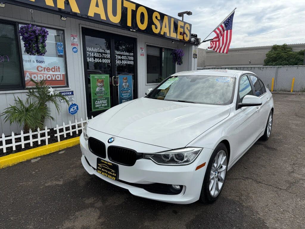 2014 BMW 3 Series 320i Sedan RWD