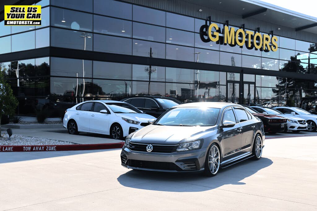 2017 Volkswagen Passat R-Line