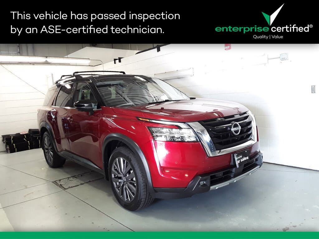 2022 Nissan Pathfinder SL FWD