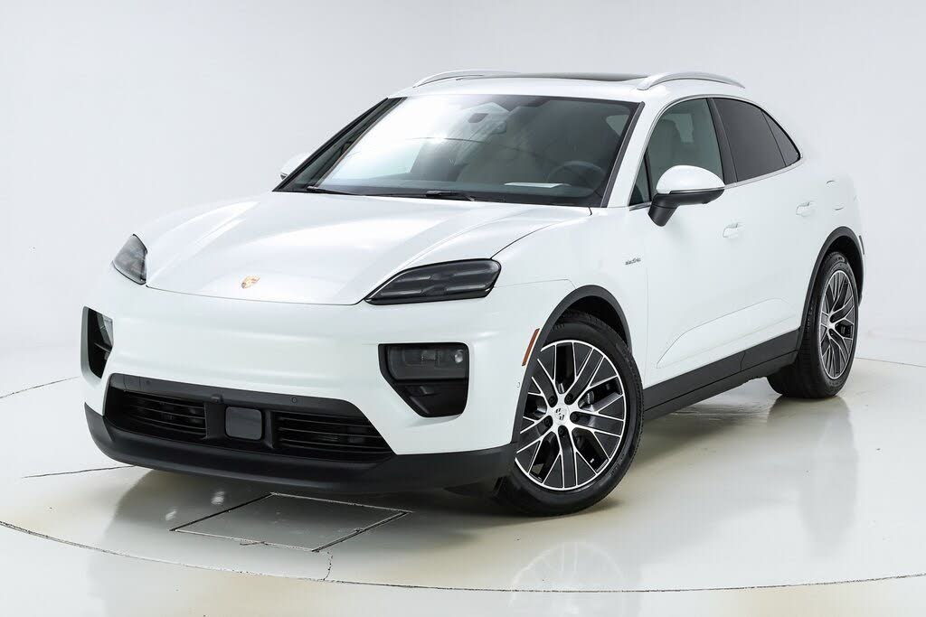 2025 Porsche Macan AWD