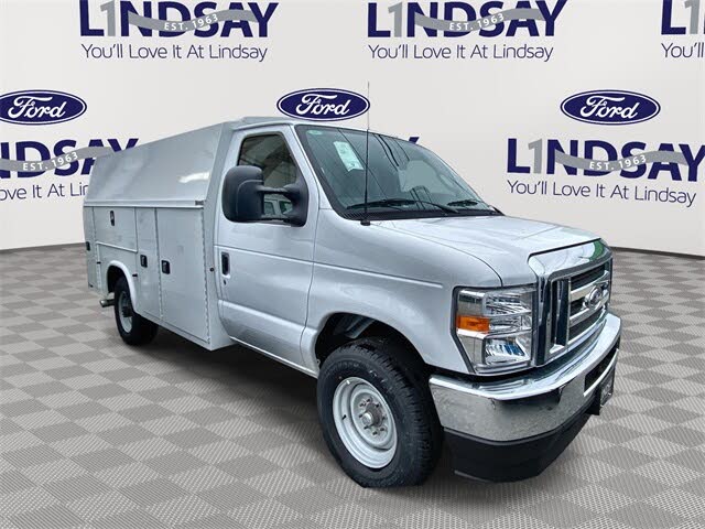 2025 Ford E-Series Chassis E-350 SD Cutaway SB DRW RWD